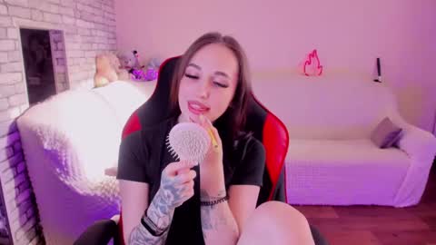 Nataly online show from February 2025 11:53:01 AM