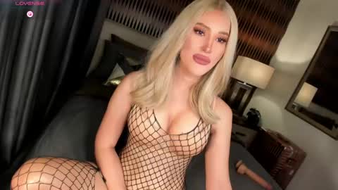 Snapshot of natasha2112 chatting on May 2026 03:35:02 AM Natasha online show from May 2026 03:35:02 AM