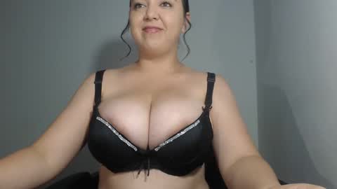 Snapshot of natasha9_ chatting on February 2025 01:22:01 AM NATTY online show from February 2025 01:22:01 AM