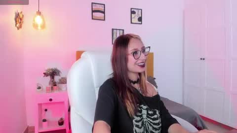 Snapshot of natasha__monroe chatting on May 2026 01:07:01 PM Natasha online show from May 2026 01:07:01 PM