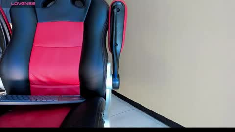 Snapshot of natasha_clifford chatting on December 2025 07:09:01 PM natasha_clifford online show from December 2025 07:09:01 PM