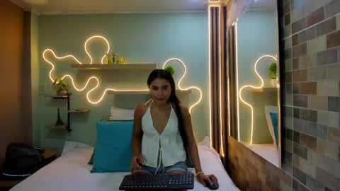 Snapshot of natasha_jurado chatting on April 2026 01:42:02 AM N A T A S H A online show from April 2026 01:42:02 AM