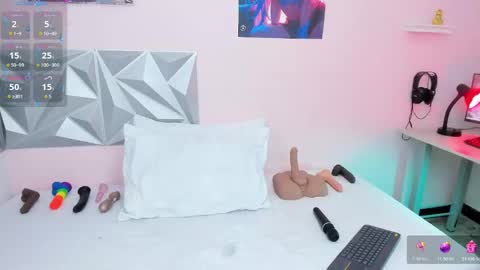 Natasha  online show from November 2025 01:21:02 PM