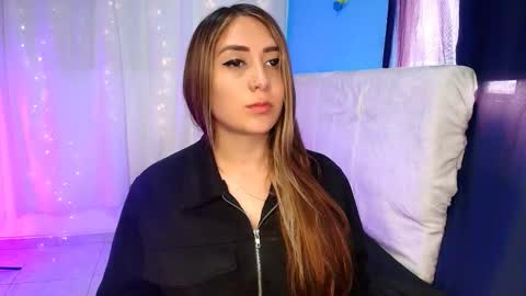 Natasha  online show from September 2025 10:31:02 PM