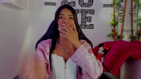 Natasha  online show from December 2025 02:58:02 PM