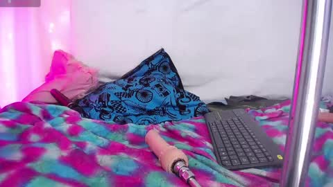 Snapshot of natasha_wilde_ chatting on December 2024 10:17:01 PM Natasha . online show from December 2024 10:17:01 PM