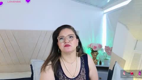 Snapshot of natashablade_ chatting on November 2025 11:57:02 AM Natasha online show from November 2025 11:57:02 AM