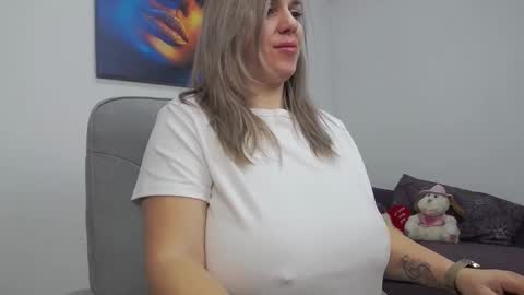 Snapshot of natashaboobs chatting on February 2025 12:01:02 PM natashaboobs online show from February 2025 12:01:02 PM