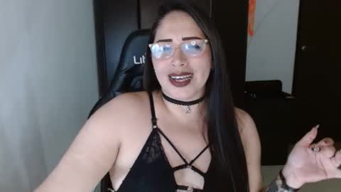 Natasha Smithe  online show from October 2025 01:31:02 AM