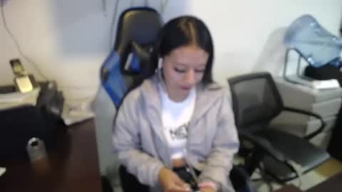 Snapshot of natashax_hot chatting on February 2025 03:10:02 PM Natashax online show from February 2025 03:10:02 PM