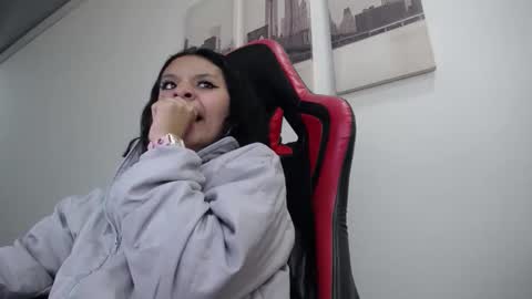 Natashax  online show from November 2025 06:19:02 PM