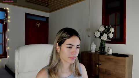 Snapshot of nathaaly_sky chatting on January 2025 10:18:02 AM nathaly sky online show from January 2025 10:18:02 AM