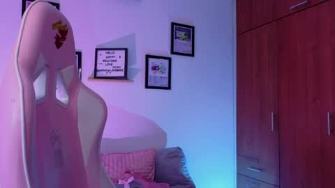 Nathalia Ramirez online show from May 2026 05:01:02 AM