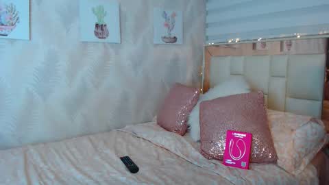 Snapshot of nathalierose_1 chatting on May 2026 09:24:01 AM Nathalie Rose online show from May 2026 09:24:01 AM
