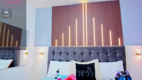 ... Nathaly ... online show from November 2025 02:45:02 AM