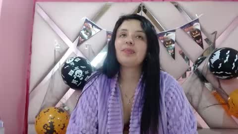nathaly low online show from October 2025 03:20:01 AM