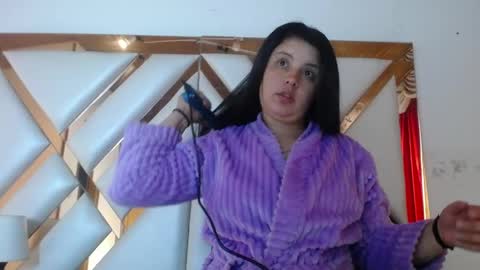 nathaly low online show from May 2026 12:10:01 PM