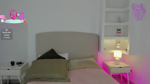 NATHALY  online show from September 2025 10:39:02 AM