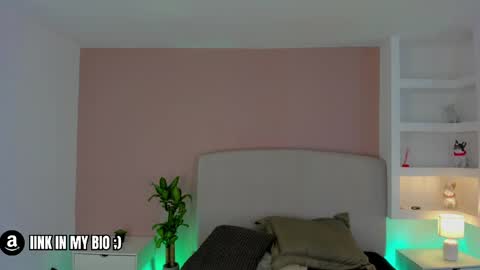 NATHALY  online show from April 2026 10:53:02 AM