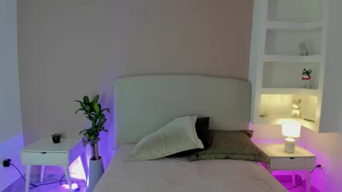 NATHALY  online show from May 2026 10:45:01 AM