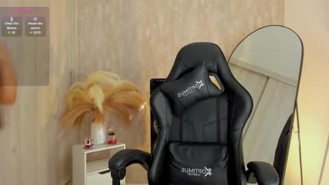 nathalyxx_ online show from November 2025 02:06:01 PM