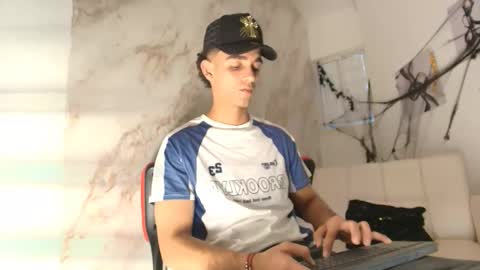 Snapshot of nathan_shimmer chatting on November 2025 09:06:02 PM nathan_shimmer online show from November 2025 09:06:02 PM