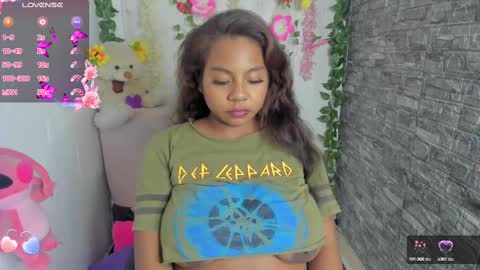 Snapshot of nathasha_jhonsom_ chatting on February 2025 07:43:01 AM Naty online show from February 2025 07:43:01 AM