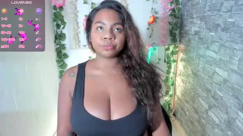 Snapshot of nathasha_jhonsom_ chatting on October 2025 12:41:01 AM Naty online show from October 2025 12:41:01 AM