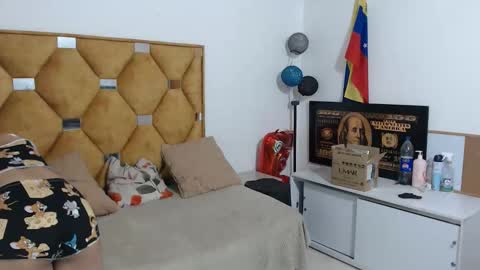 Snapshot of nathy_voyeur chatting on April 2026 03:37:02 AM nathy_voyeur online show from April 2026 03:37:02 AM