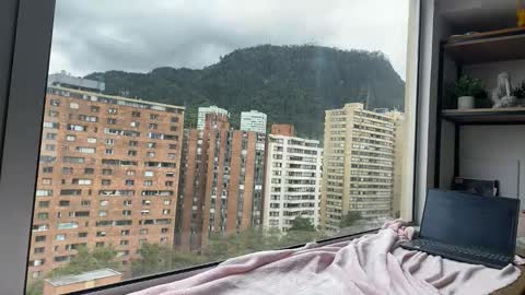     online show from November 2025 04:50:02 PM