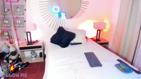 andrea Instagram..natta smithh online show from February 2025 03:07:02 AM