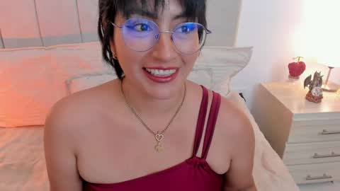 Nathalie online show from May 2026 08:50:02 PM