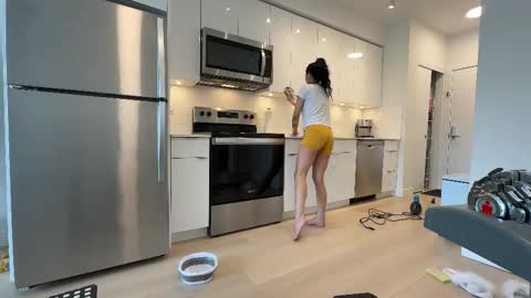 NATTY FIERROS online show from October 2025 07:11:02 PM