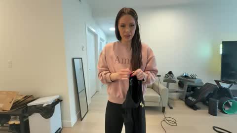 NATTY FIERROS online show from April 2026 10:12:02 PM