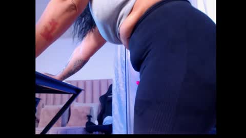 Snapshot of natural_bigass_nina chatting on November 2025 10:39:02 AM Sophia online show from November 2025 10:39:02 AM