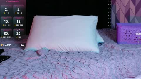 Snapshot of naturaltitss_ chatting on October 2025 07:33:01 PM Gwen online show from October 2025 07:33:01 PM