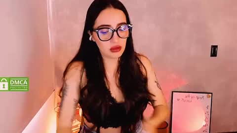 Snapshot of natval_ chatting on December 2024 02:13:02 PM Natalia Valeria online show from December 2024 02:13:02 PM