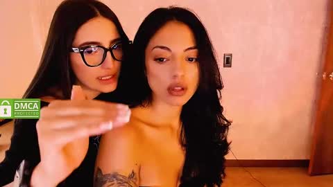 Snapshot of natval_ chatting on January 2025 01:21:02 PM Natalia Valeria online show from January 2025 01:21:02 PM