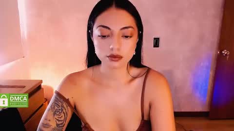Snapshot of natval_ chatting on February 2025 02:05:01 PM Natalia Valeria online show from February 2025 02:05:01 PM