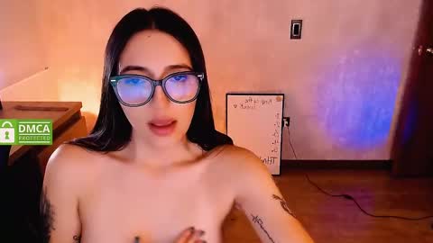 Snapshot of natval_ chatting on February 2025 11:01:02 PM Natalia Valeria online show from February 2025 11:01:02 PM