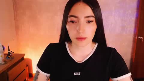 Snapshot of natval_ chatting on October 2025 10:33:01 AM Natalia Valeria online show from October 2025 10:33:01 AM