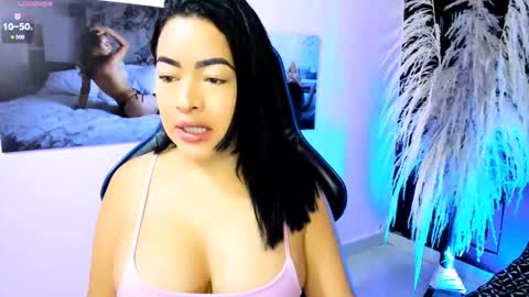 Natalia online show from October 2025 02:18:01 PM