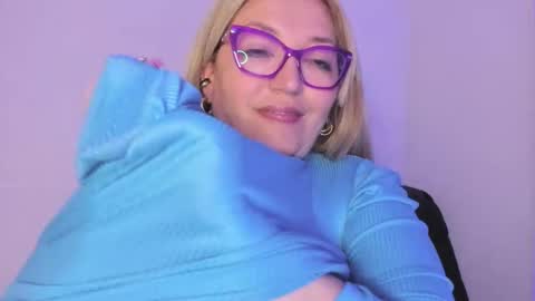 Snapshot of naty__mature_ chatting on October 2025 11:15:01 PM Nataly online show from October 2025 11:15:01 PM