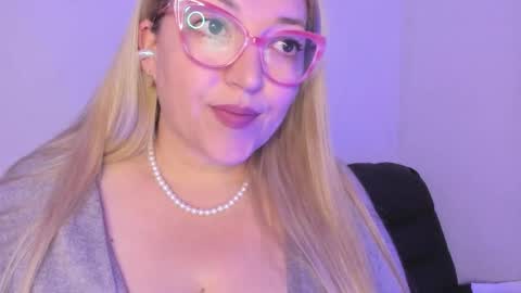 Snapshot of naty__mature_ chatting on November 2025 08:00:01 PM Nataly online show from November 2025 08:00:01 PM