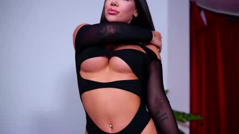 Naty online show from September 2025 07:44:02 AM