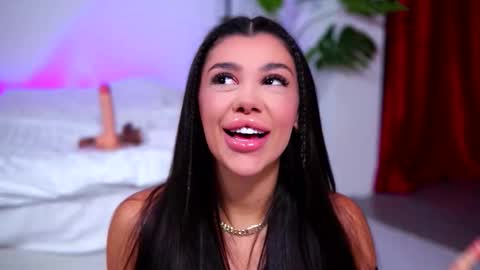 Naty online show from September 2025 07:23:01 AM