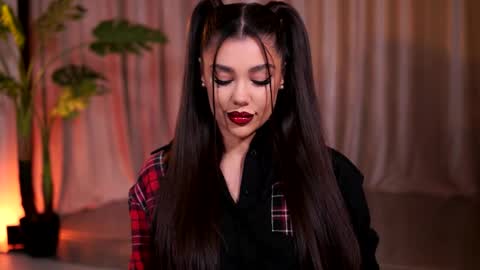 Naty online show from April 2026 07:11:02 PM