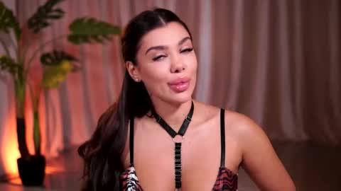 Naty online show from April 2026 08:57:02 PM