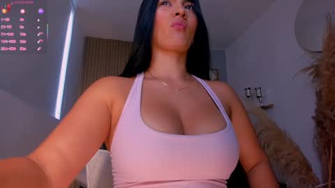 Naty Ferrer online show from September 2025 09:29:02 PM