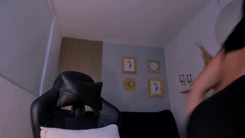 Naty Ferrer online show from October 2025 10:44:02 AM